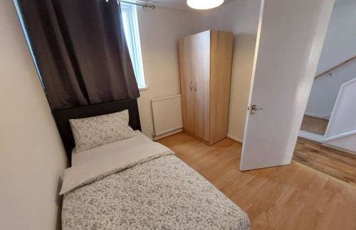 5 Bedroom House in Romford - Foto 37