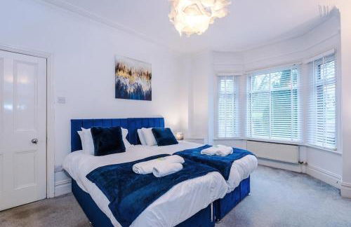 4 Bedroom House in Walkden with Free Parking, by Short Term Digs Short Lets & Serviced Accommodation - Foto 30