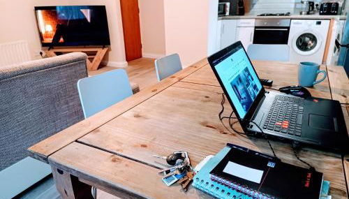 City centre B Apartment, parking, sleeps 6 - Foto 3