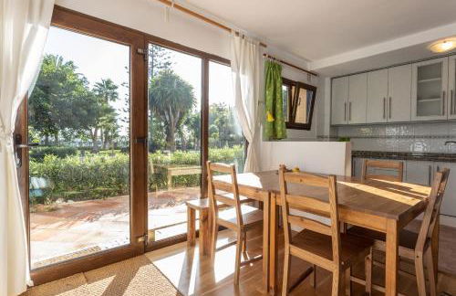 Apartamento en primera línea de playa con piscina - Photo 1