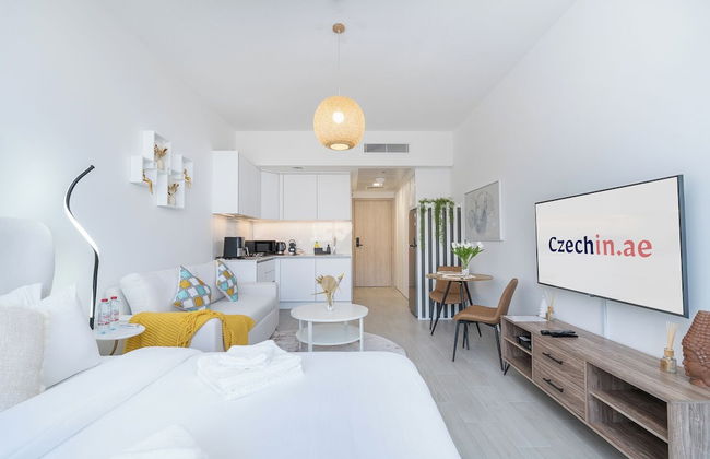 Brand New & Modern Studio JVC - Photo 2