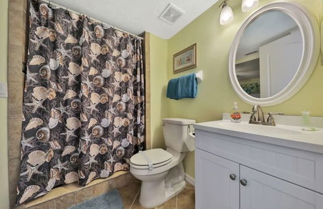 Beachfront 3 Bed Condo Daytona Beach Shores FL - Photo 19