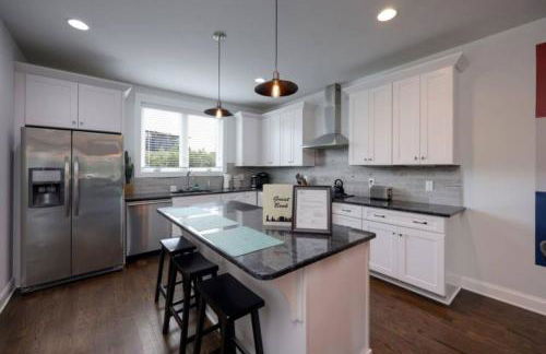 WeHo Nashville Home, Geodis Park, Private Movie Theater! 10min to Broadway! Sleeps 10! - Foto 11