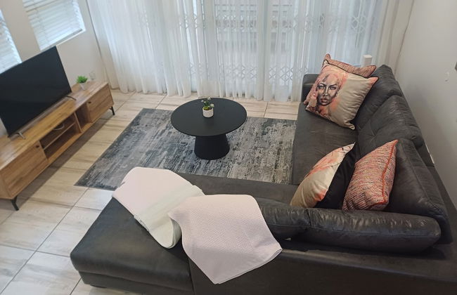 Cosy 2 Bedroom Apartment in a Prominent Area of East London Nahoon - Photo 11