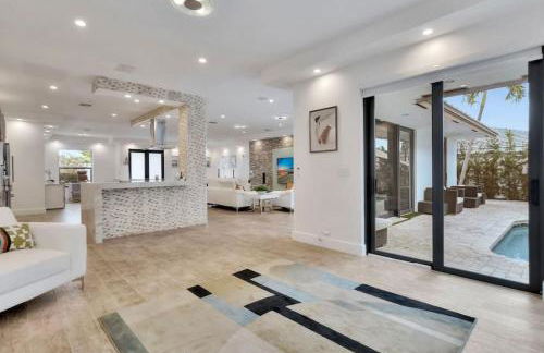 Lynoras Luxe Estate 3 bedroom 3 bath with Modern Design and Heated Pool - Foto 107