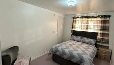 Spacious & Lovely 4 Bedroom Home in Manchester - Foto 5