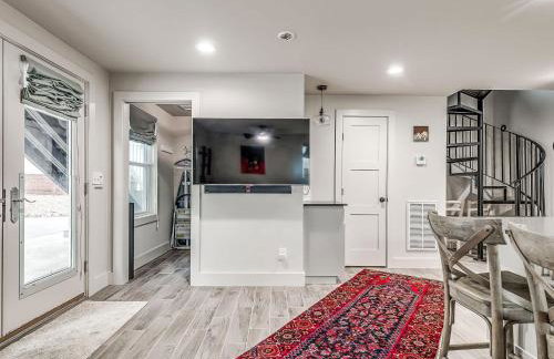 Cozy 1-Bedroom Retreat in Tulsa - Photo 7