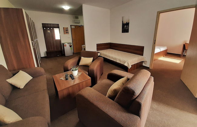 Melrose Apartments 2 - Photo 7