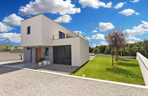 Spacious Villa With Pool and Garden in Stokovci - Foto 90