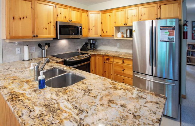 Stone Creek Chalet by Fernie Lodging CO - Photo 16