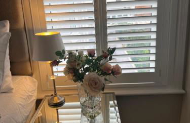 The Lily Pad - Boutique Townhouse, a short walk to Town Center and Racecourse - Photo 4