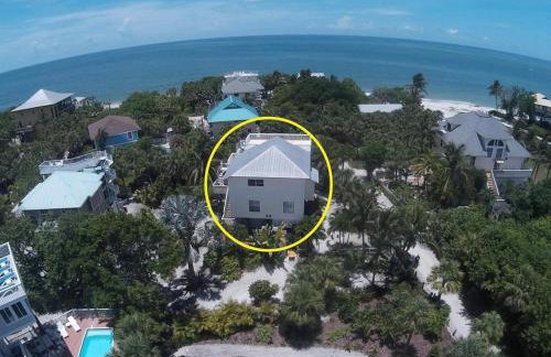 Coconut Castaway - Ocean Views, Walk to Beach, Golf Cart, Club Pool - Photo 2