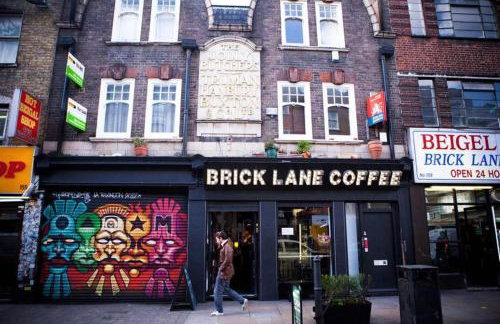 Shoreditch Cinema & Sauna retreat- 2BDR House with Garden & Games Room - Sleeps 6 - Photo 45
