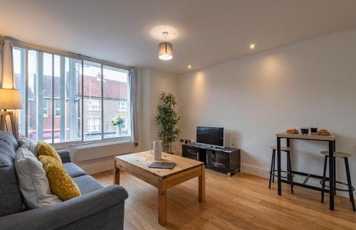 Cosy & Bright 2 Bedroom Apartment in Newbury Town Centre - SLEEPS 7 - Foto 10