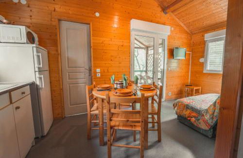 Village de Gîtes des Chalets du Camping du Golf - Foto 8