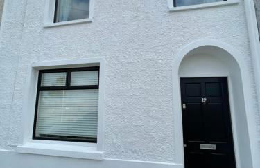 Cheerful 2 Bedroom Townhouse with Cinema Loft - Foto 9