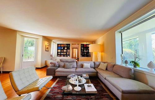 Exclusive Villa with Private Swimming Pool - Photo 27