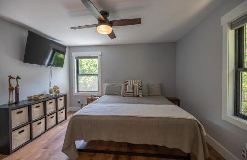 Mid-century Modern Impeccable Remodel with Hot Tub - Foto 14