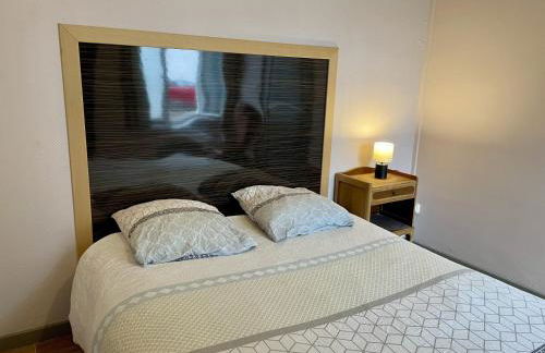 S17 Parking Wifi 2 chambres, 4 personnes Réduc à la semaine ou mois - Foto 1