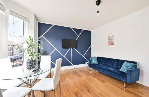 2-Bed, Sleeps 8 in Leyton E10, Near Stratford - Foto 8