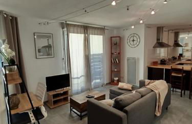 Essential Near stadium Air conditioning et Private parking - Foto 11