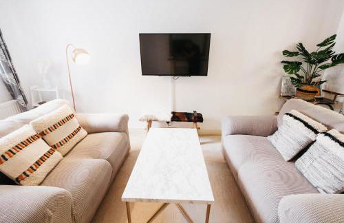 Booker Avenue House - 4 bedroom house with garden and parking - Foto 4