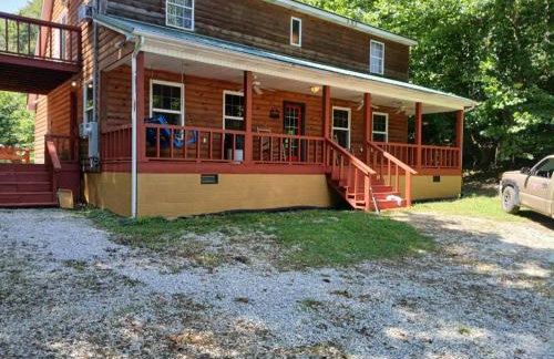 The Bunkhouse - 3 BR, 2 BA Deluxe Cabin - Foto 1