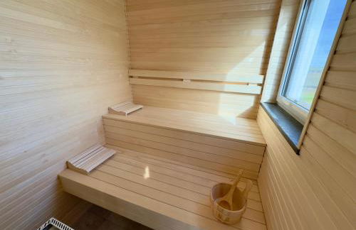 luxuriöse Villa Möwengeflüster - 220qm große Ferienwohnung für bis zu 8 Gästen mit Sauna direkt am Goitzschesee - Foto 33