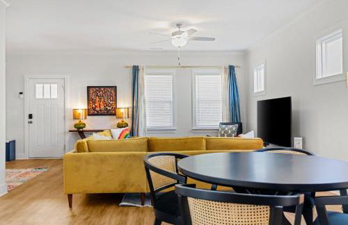 Family-Friendly 4BR with Fenced Yard & Parking - Foto 9