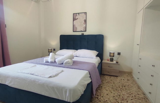 City Apartment w 3 BR Spacious Yard - Photo 2