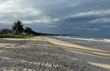 Flat com sacada na quadra do mar - Foto 5