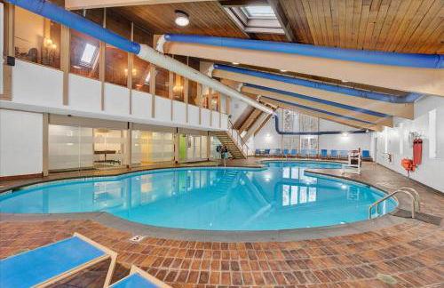 Winter Hideaway - Sled Hill, Hot Tub, Fireplace, Game Room - Foto 3