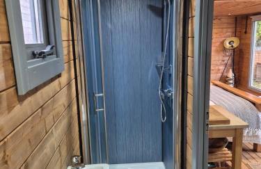 Clarence Cabin, King Bed & Free Parking - Foto 7