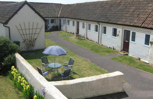 Court Farm Holiday Bungalows Ltd - Photo 7