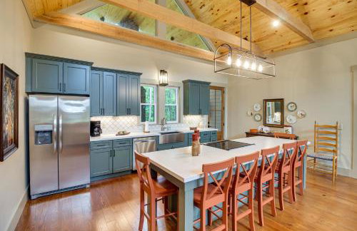 Spacious Midway Cottage with Porches, Near Hunting! - Foto 8