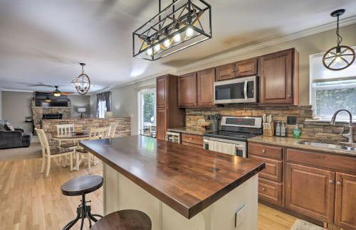 Hot Tub, Fire Pit and Lake Access Poconos Escape! - Foto 6