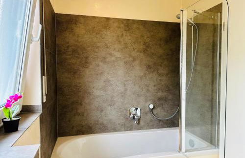 2,5-Zimmerwohnung mit Terrasse - KEINE Monteure - Foto 12