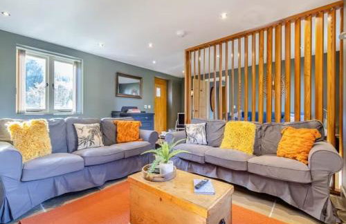 Stunning Barn with Hot Tub on a Secluded Farm - Foto 14