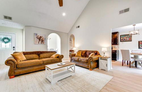 Game Room and Peaceful Deck Dacula Family Home - Foto 4