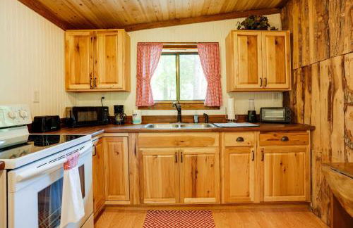 Cozy Georgia Abode with Deck, Fire Pit and Lake Access - Foto 9