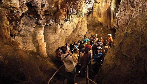 Visitando las grutas de Coyame