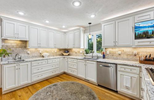 Hoosier Estate - Steps to IU - Photo 43