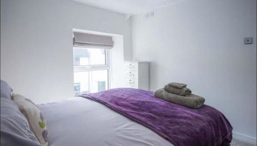 Family-Friendly Pink Cottage Central Tenby - Foto 4