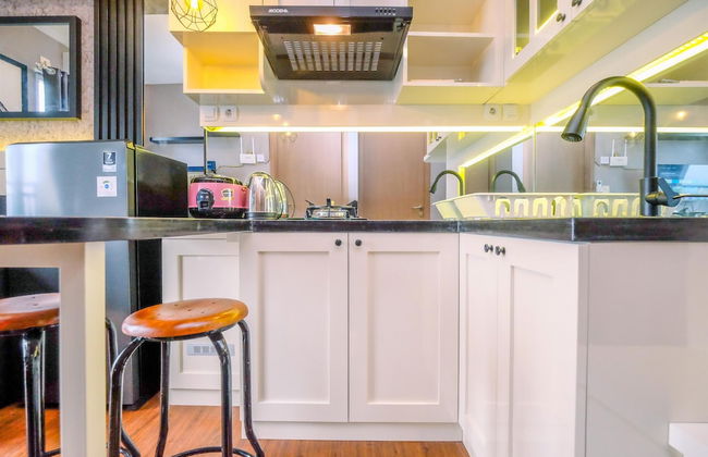 Modern Look 2BR at 28th Floor Podomoro Golf View Apartment - Photo 13