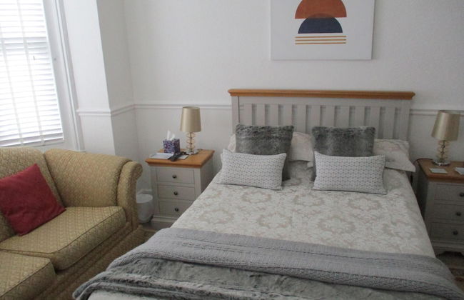 3 Bed Flat - Sleeps 5 - Garden - Parking - Wifi - Foto 4