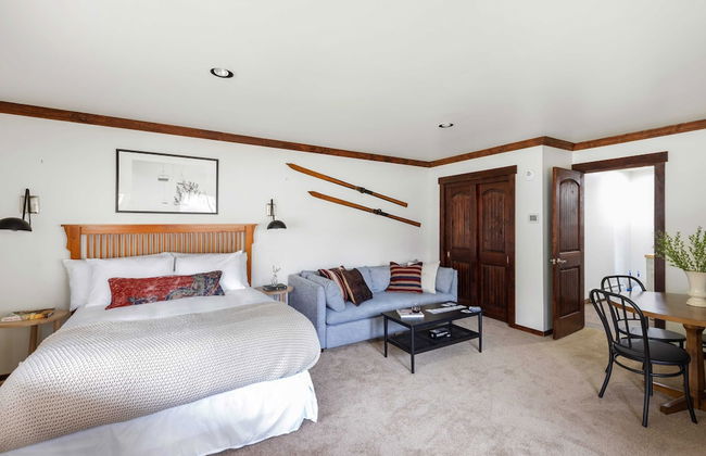 Bighorn by Avantstay Spacious Ski Cabin w/ Sprawling Porch, Views & Hot Tub! - Foto 28