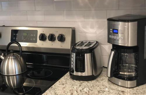 Beautiful Home across the street from Lake June! - Foto 16