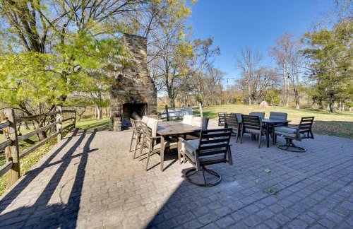 Walk to Golf Course Spacious Rough River Retreat! - Foto 2