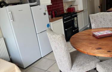 The Seagulls 3 Bedroom House with Parking Weymouth - Photo 17