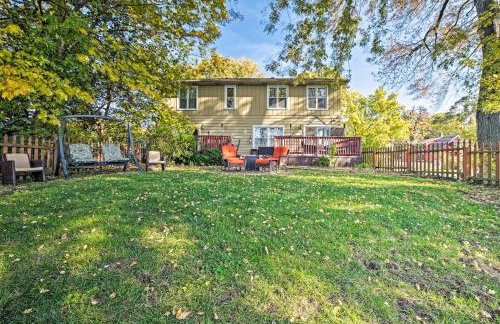 Lakefront Home with Game Room, Theater and Dock! - Foto 31